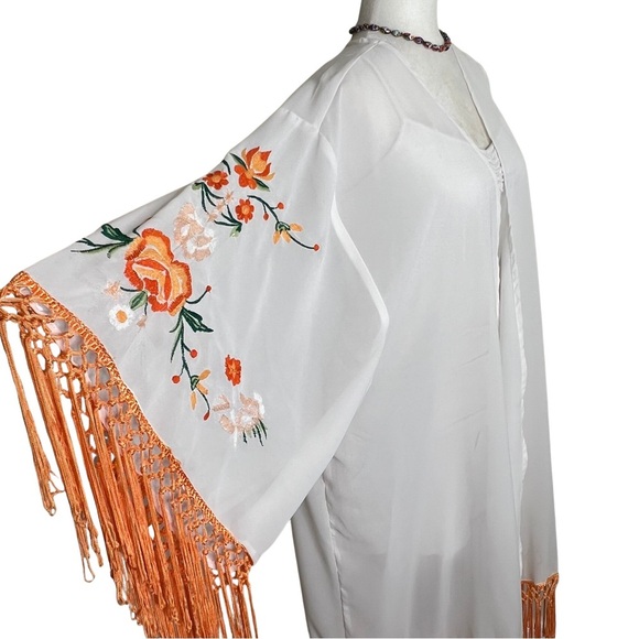 Fringe Kimono Floral Boho Festival Embroidered White Orange Flowers Medium Cato - Picture 3 of 17